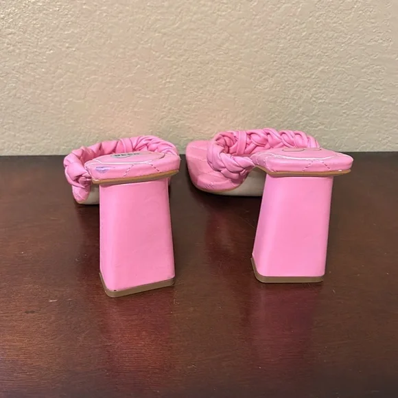 Jessica Simpson Barbie Core Pink Thong Heels Sz 9 - Picture 3 of 10